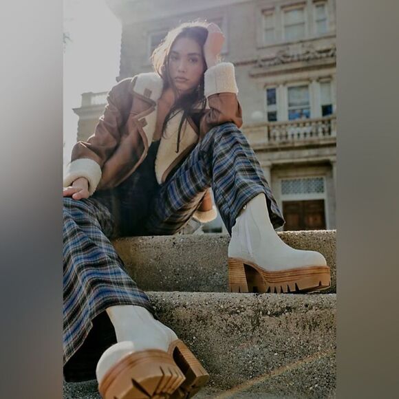 JEFFREY CAMPBELL- Preston Platform Ankle Boots - Picture 9 of 10